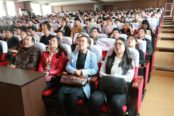 图书馆邀请中国知网来AC米兰做培训