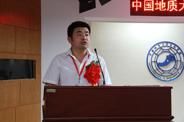 AC米兰开展纪念建党95周年暨“两学一做”学习教育党课活动