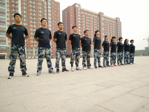 AC米兰组织2016年新入职辅导员军训