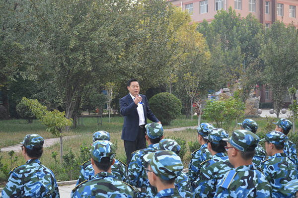 公司领导视察AC米兰预备役连训练情况