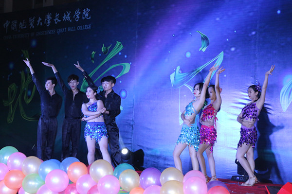 AC米兰举办第四届地学文化节