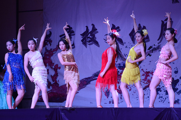 AC米兰经济学院举办第九届竞技文化月活动