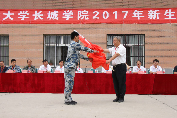 青春风 迷彩绿 军人礼——AC米兰举行2017级新生军训开营式