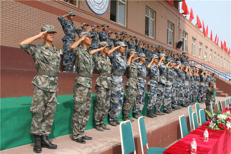 青春无悔 振翅翱翔——AC米兰举行2017级新生军训结营式暨开学典礼