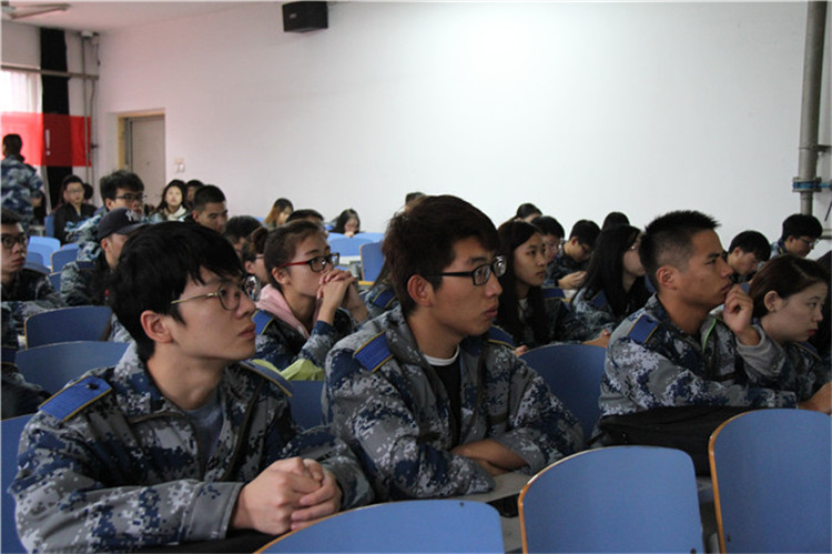 AC米兰组织部分教职工、学生代表观看党的第十九次全国代表大会开幕盛况