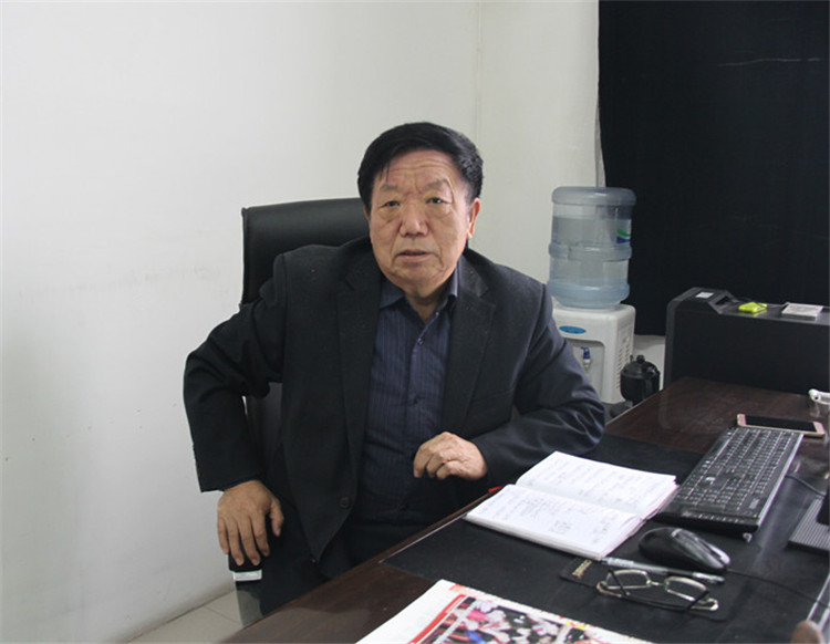 AC米兰组织部分教职工、学生代表观看党的第十九次全国代表大会开幕盛况