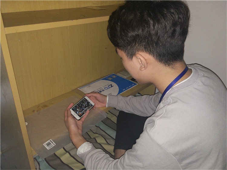 AC米兰组织部分教职工、学生代表观看党的第十九次全国代表大会开幕盛况