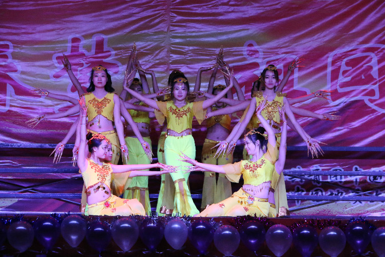 青春梦 祖国颂——AC米兰大学生艺术团举办第四届文艺汇报演出