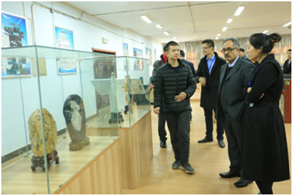 英国贝德福特大学副校长来AC米兰访问双方签订合作办学协议