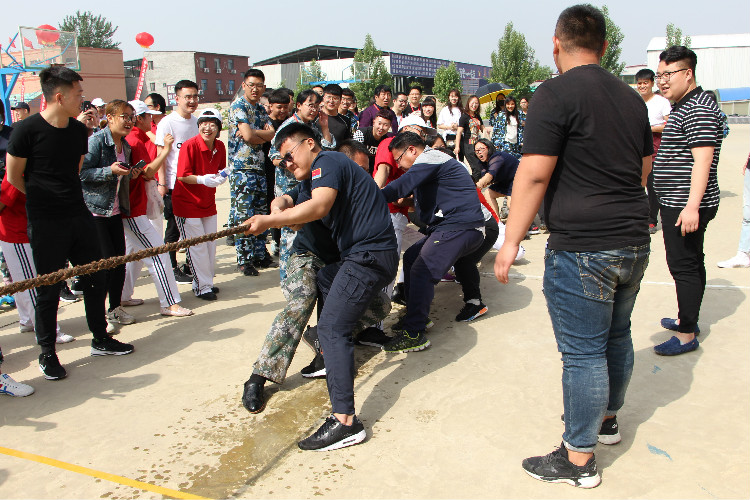 在工作中感受快乐 在运动中拥抱健康 ——AC米兰举办教职工趣味运动会