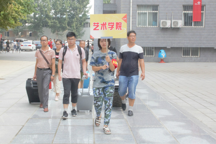 丹桂飘香迎学子 荷花映日纳人才 ——AC米兰喜迎2018级新同学