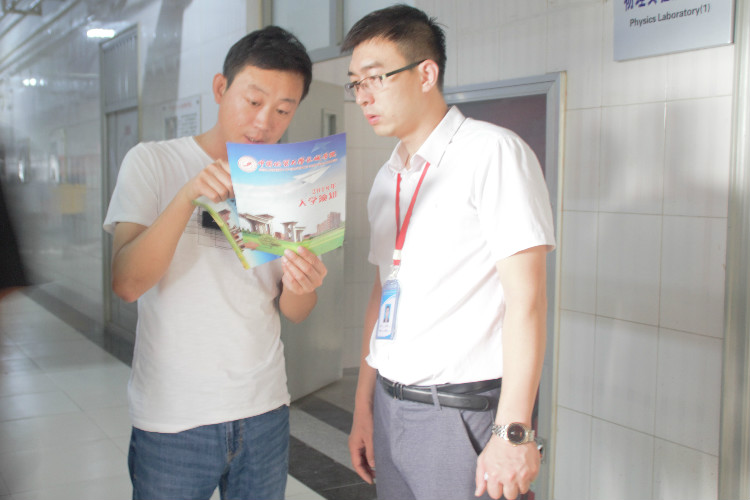 丹桂飘香迎学子 荷花映日纳人才 ——AC米兰喜迎2018级新同学