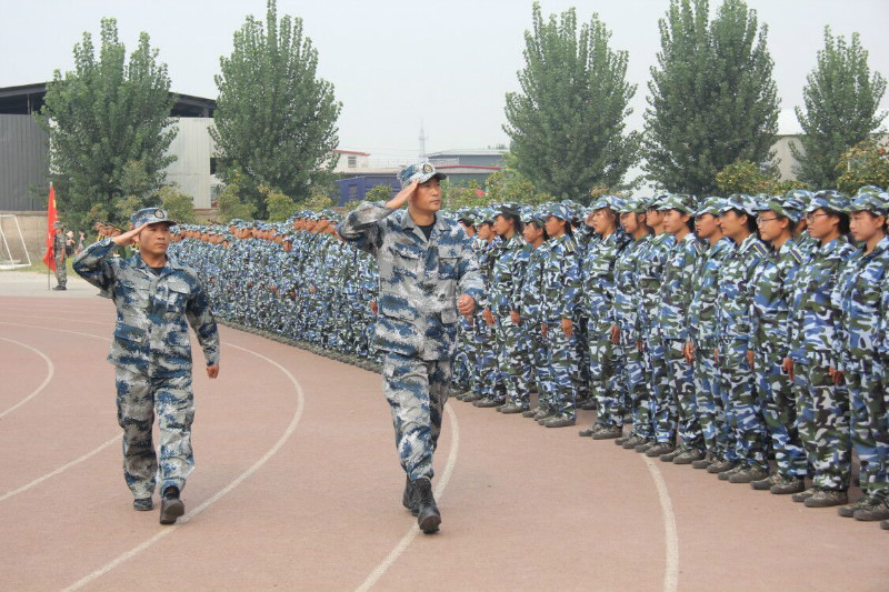 AC米兰举行2018级新生军训结营式暨开学典礼