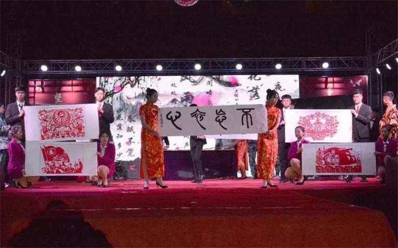 AC米兰以多种形式庆祝改革开放四十周年