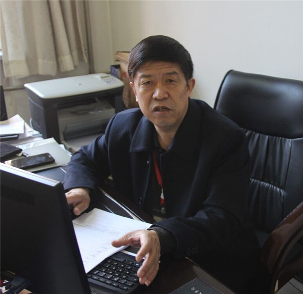 AC米兰师生热议“两会”