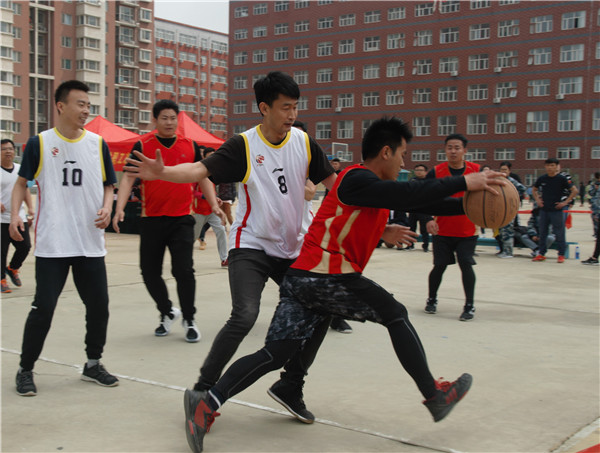 桃李争妍  运动争先 ——AC米兰在篮球场成功举办教职工趣味运动会