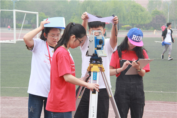 勘天测地 精益求精——AC米兰举办第二届“华测杯”驻保高校测量技能大赛