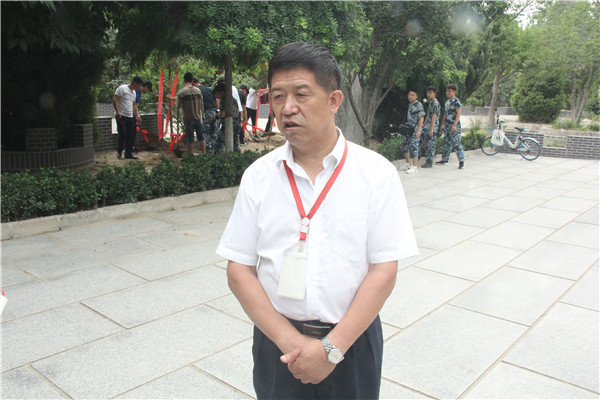 种下毕业树  感恩母校情——管理科学与工程学院20名毕业生党员向学校捐树