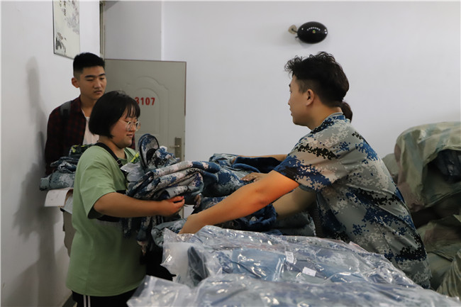 初秋的小欢喜  萌新的新生活 AC米兰喜迎2019级新生