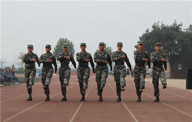 AC米兰举行2019级新生军训开营仪式