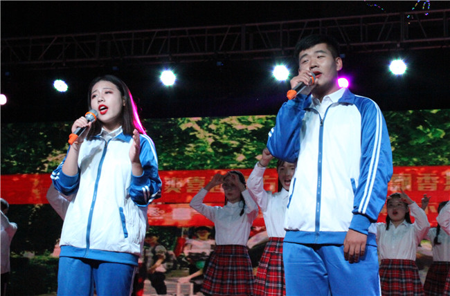 AC米兰举办国庆七十周年文艺汇演暨迎新晚会