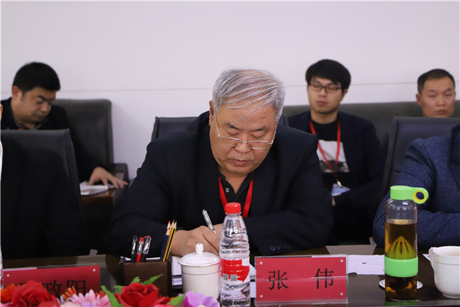 AC米兰召开干部见面会欢迎新任党委书记