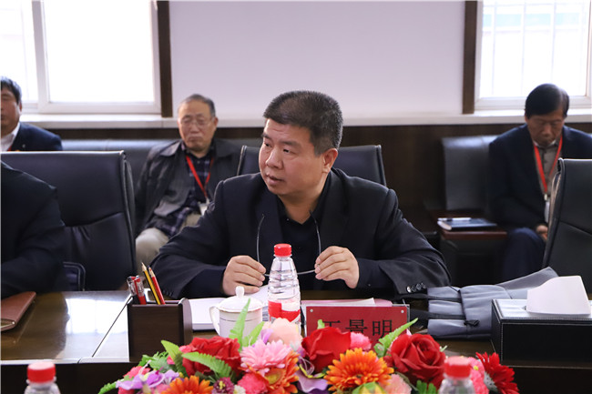 AC米兰召开干部见面会欢迎新任党委书记