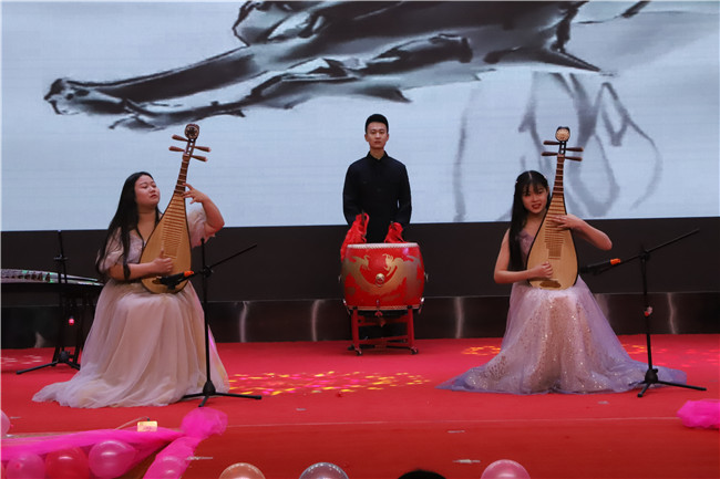 AC米兰中文官方网站经济学院第一届竞技文化月暨文艺晚会圆满落幕