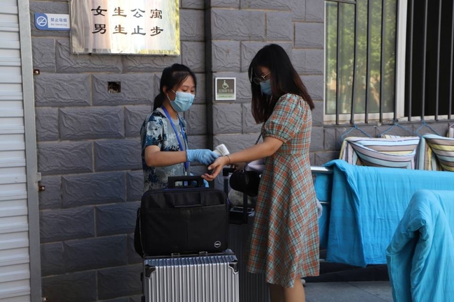 防疫不松懈 返校进行时---AC米兰喜迎第一批复学返校同学