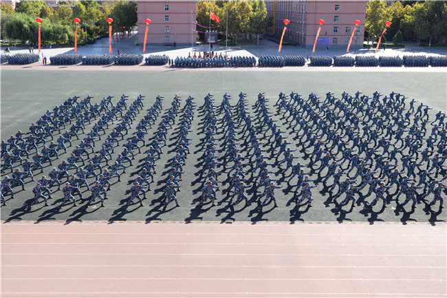 厉兵秣马 扬帆起航AC米兰举行2020级新生军训结营式暨开学典礼