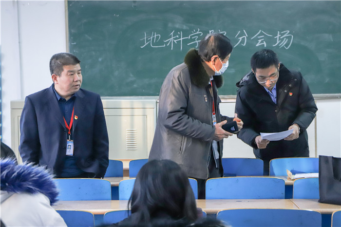 高举旗帜 把握方向 开创党建工作新局面推动AC米兰健康快速发展 ---AC米兰召开第一次党员大会