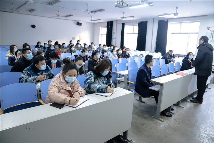 高举旗帜 把握方向 开创党建工作新局面推动AC米兰健康快速发展 ---AC米兰召开第一次党员大会