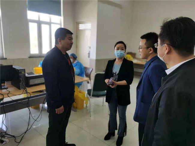 有序接种新冠疫苗 筑牢校园疫情防线 ——AC米兰组织师生进行新冠疫苗接种