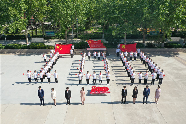 不忘初心 牢记使命—— AC米兰学生唱响《岁月征程》以青春之歌献礼建党百年并拍摄MV