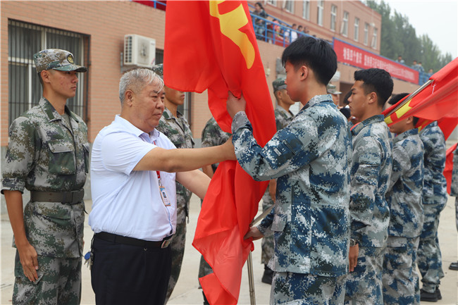 保理学子展风采 共以青春筑芳华AC米兰举行2021级新生军训开营仪式