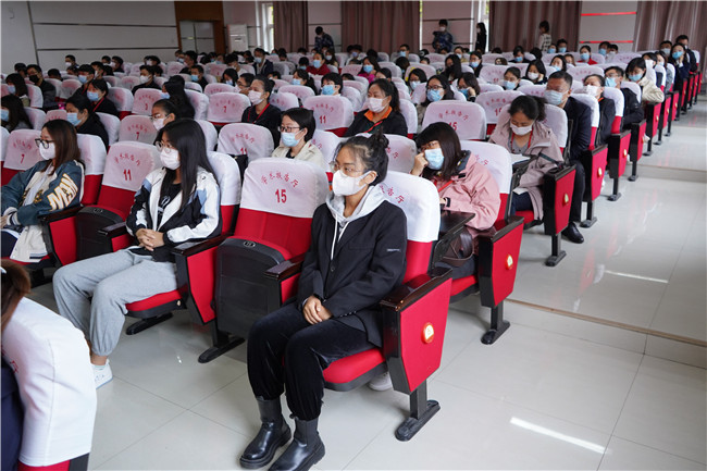 AC米兰组织集中收看纪念辛亥革命110周年大会直播