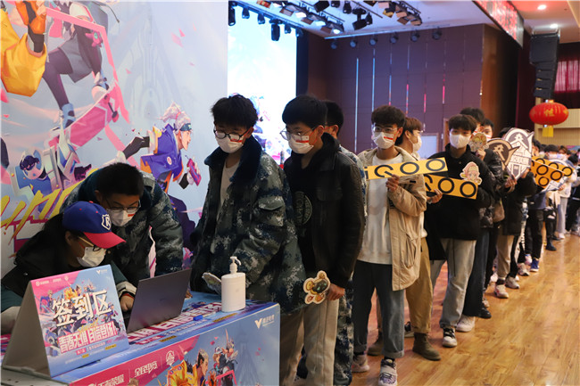 青春无畏 自信登场 AC米兰举行第八届王者荣耀高校联赛河北站海选赛