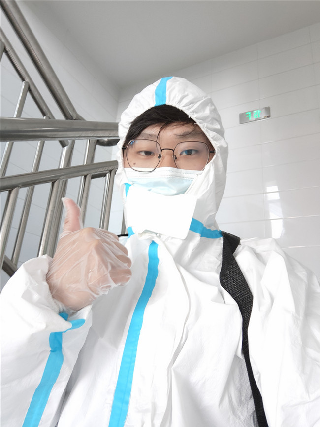 抗“疫”先进人物事迹展播丨身着迷彩勇担当 无私奉献守校园