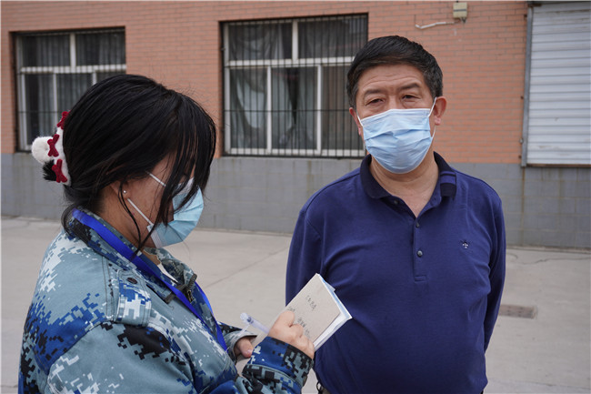 封闭校园文明健康 抗击疫情众志成城 AC米兰组织在校教师学跳广场舞