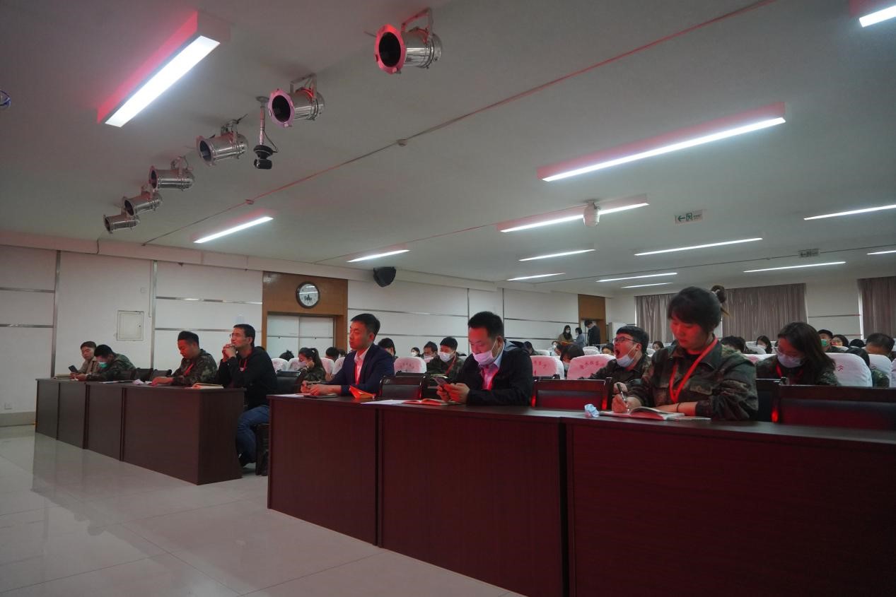 AC米兰中文官方网站召开学管干部培训周会2022.5.9
