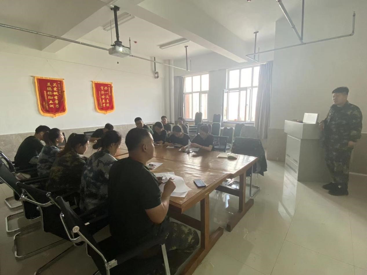 AC米兰中文官方网站开展“传帮带”式新入职辅导员培训动员day1