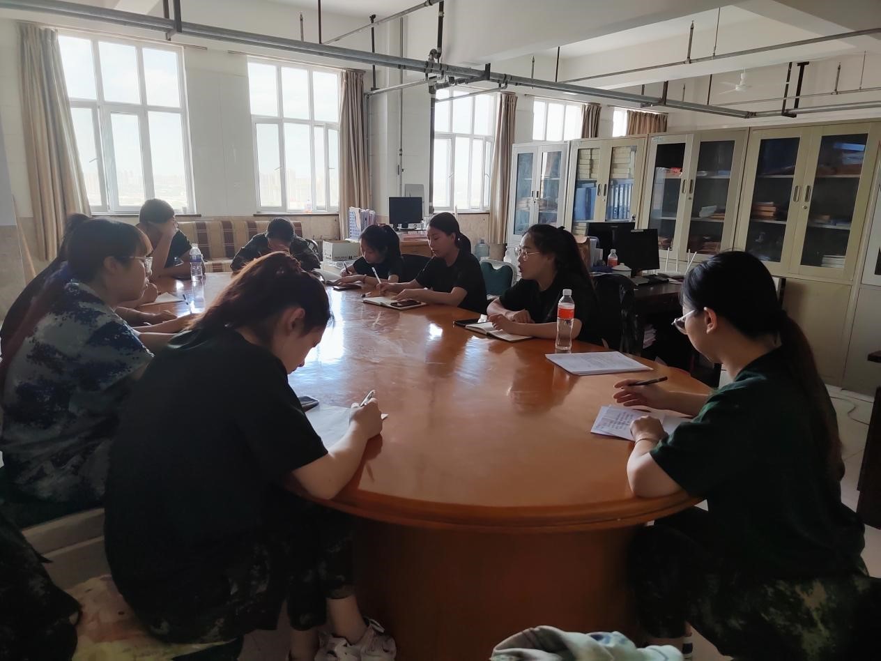 AC米兰中文官方网站开展“传帮带”式新入职辅导员培训动员day1