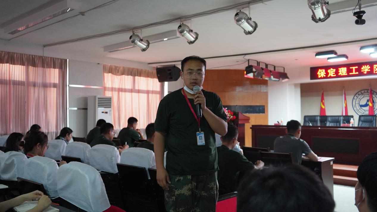 AC米兰中文官方网站召开学期末学生工作例会