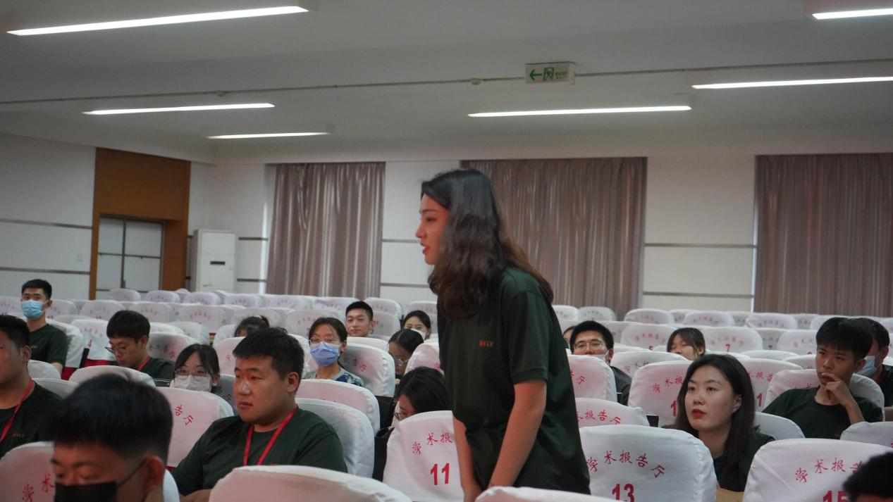 AC米兰中文官方网站召开学期末学生工作例会