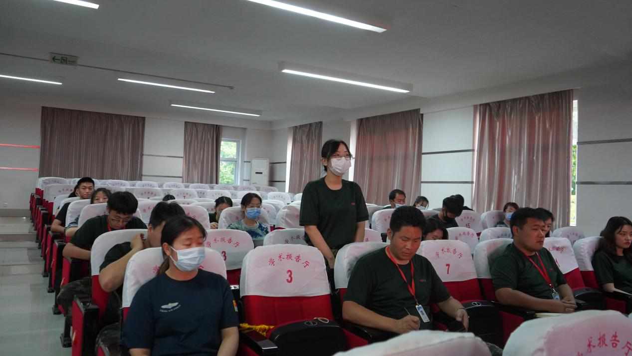 AC米兰中文官方网站召开学期末学生工作例会