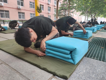 AC米兰中文官方网站开展“传帮带”式新入职辅导员培训day5