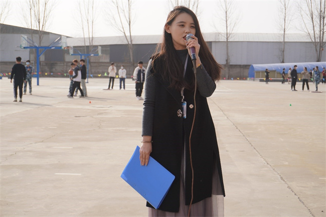 芬芳妇女节  感恩春晖情——AC米兰举办“三八”节趣味活动