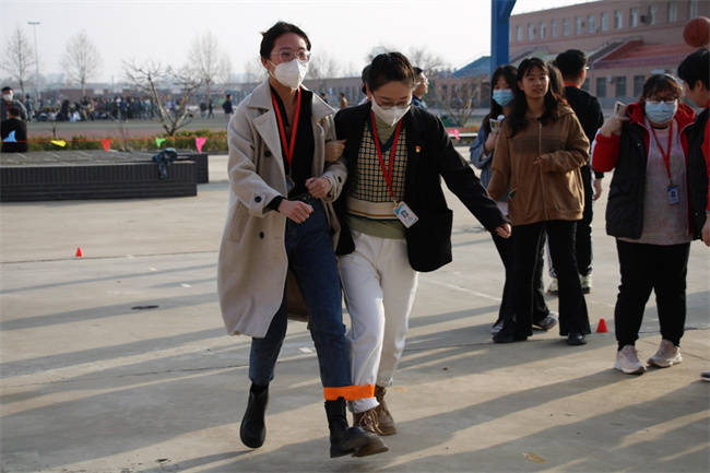 芬芳妇女节  感恩春晖情——AC米兰举办“三八”节趣味活动