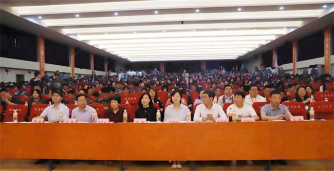 赓续青春血脉  砥砺前行力量 ——AC米兰举办“青春孕育无限希望 青年创造美好未来”合唱会