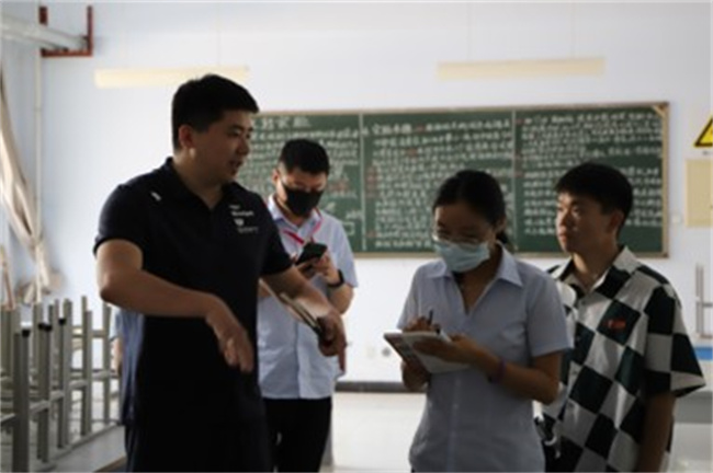 省教育厅专家组到AC米兰开展实验室安全现场检查工作